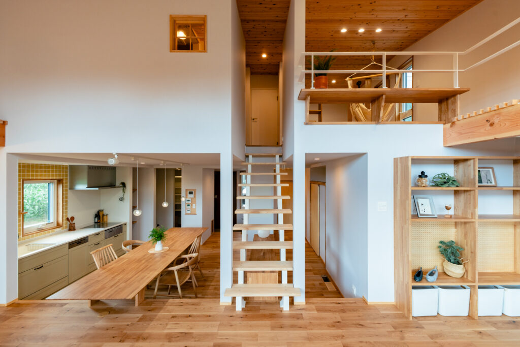 この二本の柱が建物を支えます