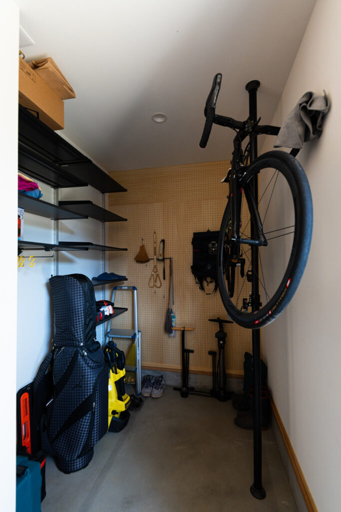 床も自然素材のマーモリウム