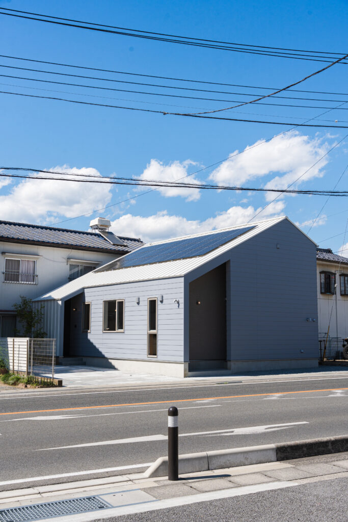 狭小地に建った可愛らしいお家